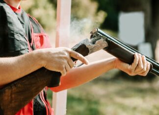 Przewodnik po różnych rodzajach zasilania dla sprzętu strzeleckiego